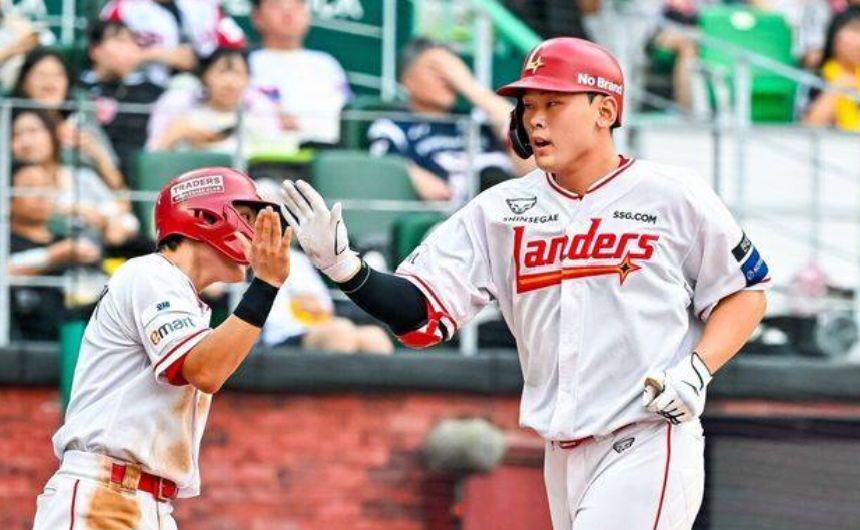 ⚾ [KBO] SSG, 홈런 3방으로 LG에 10-8 승리…7회 7득점 빅이닝