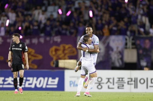 ⚽ [K리그1] 안양, 부천과 1-1…유병훈 100경기 무승부