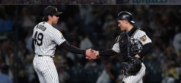 ⚾ [NPB] 무라카미 7이닝 1실점…한신, 요미우리 4-1 제압