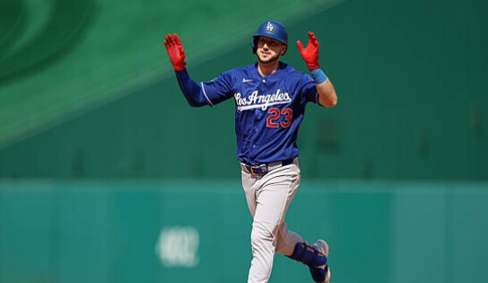 ⚾ [MLB] 2억4000만 달러 터커 부진…로버츠 “계속 기용한다”