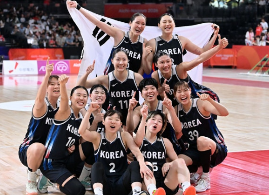 한국 여자 농구 국가대표팀이 메달과 함께 대회를 마무리했다