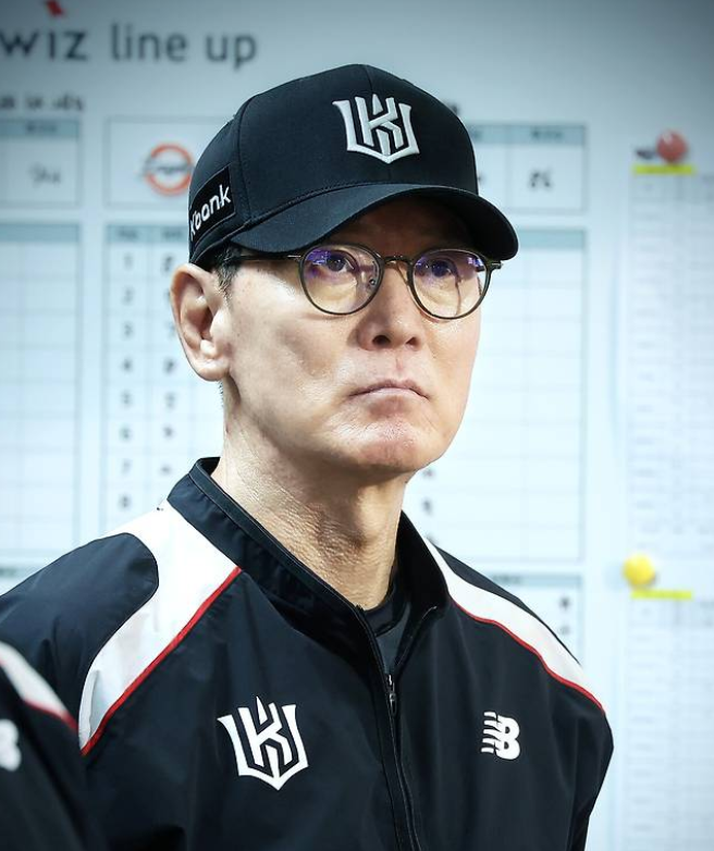 KT 이강철 감독, 세 번째 재계약 가능성 주목…선두 질주 속 계약 규모에도 관심