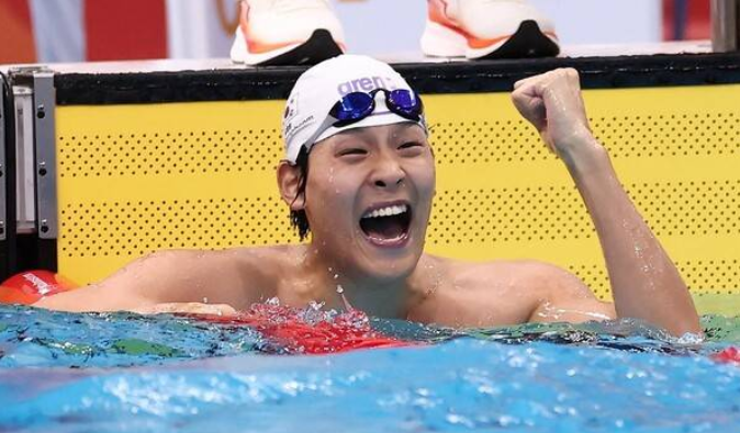 김영범, 자유형 50m 아시안게임 신기록 금메달…지유찬도 동메달 합작