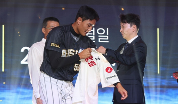 ⚾ [KBO] 롯데 1R 박근서 선택, 최지만은 2R KT행