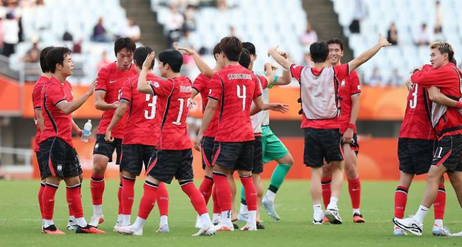 한국 U-23 축구, 중국에 2-1 역전승…아시안게임 4연패까지 단 1승
