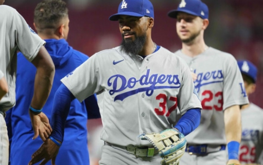 ⚾ [MLB] 다저스 14년 연속 가을야구, 이제 WS 3연패 향한다