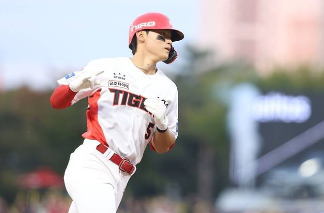 KIA, SSG 꺾고 3위 확정 매직넘버 1…김도영 44호 홈런·카스트로 멀티포 폭발, LG와 순위 경쟁 막바지