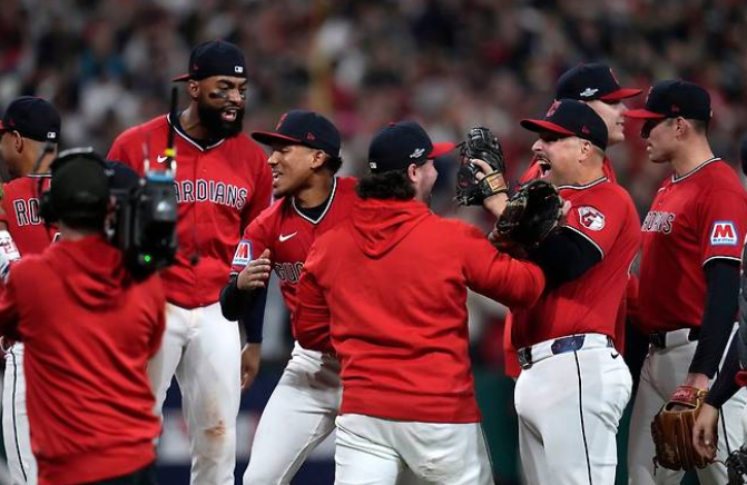 클리블랜드, 화이트삭스에 2패 뒤 3연승 대역전극…2년 만에 ALCS 진출, 탬파베이와 격돌