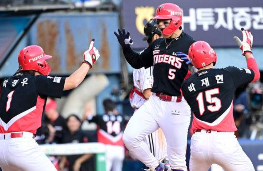 ⚾ [KBO] 김도영 9회 2사 역전 스리런, KIA 잠실 3연전 싹쓸이