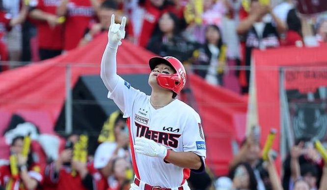2026 KBO 준플레이오프 KIA 김도영 홈런 2방 4타점 폭발…LG 염경엽·KIA 이범호 감독 모두 극찬
